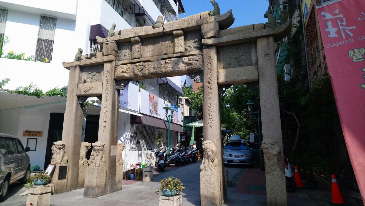 Jia Inn Тайнан Екстериор снимка